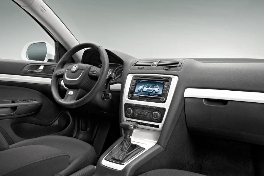  Skoda Octavia Green E-Line 2012 года  (фото 3 из 13)